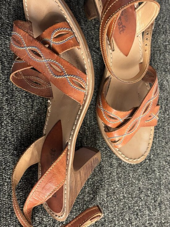 QualiCraft, Made in Brazil, Vintage Leather Strappy Healed Sandals, Size 7 BB - Picture 4 of 4